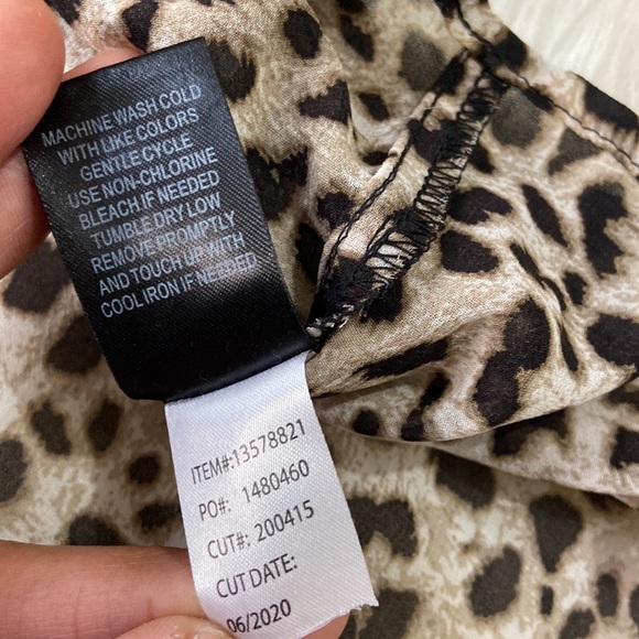 Torrid Chiffon Leopard Print sheer Top size 2 - Picture 11 of 16